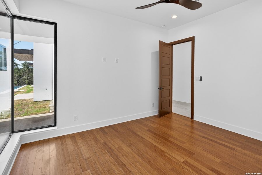 Spacious, unfurnished interior of a new home in , San Antonio (Image 22).