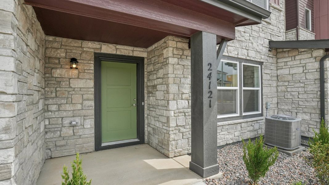 Porch view of the beautiful quick move-in townhome. Porch view of the beautiful quick move-in townhome.