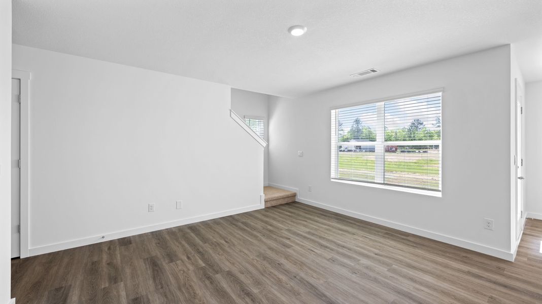 Spacious, unfurnished interior of a new home in Evergreen Landing, Rossville (Image 15).