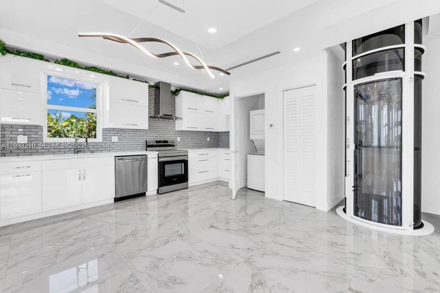 Furnished interior view inside a new home in , Key Largo (Image 3).