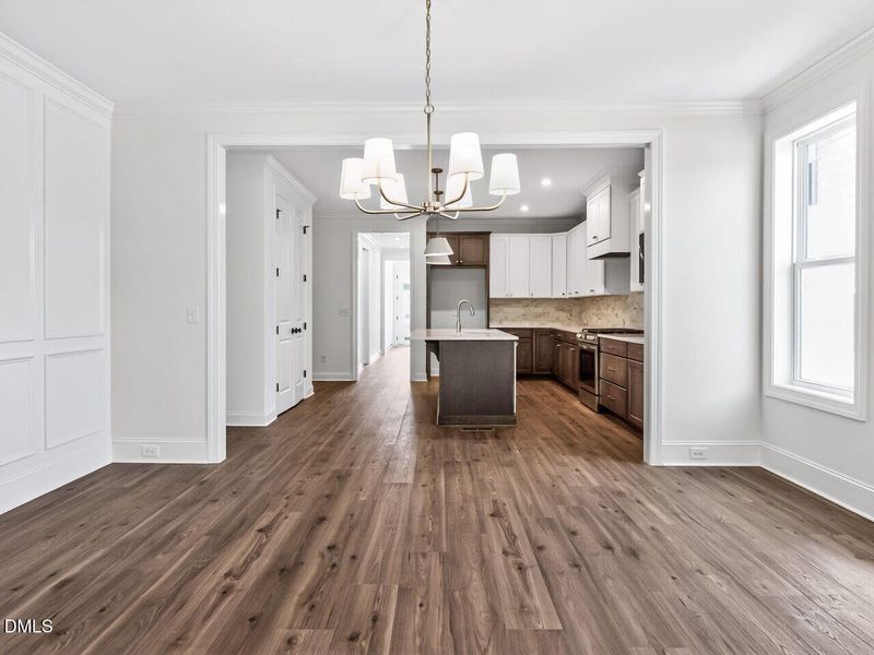 014-1280x960-dining-room