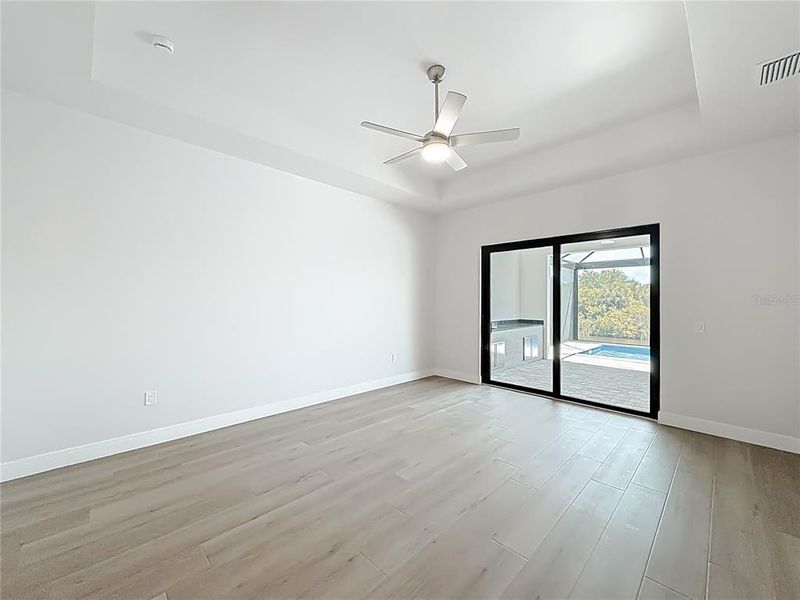 Spacious, unfurnished interior of a new home in , Port Charlotte (Image 56).