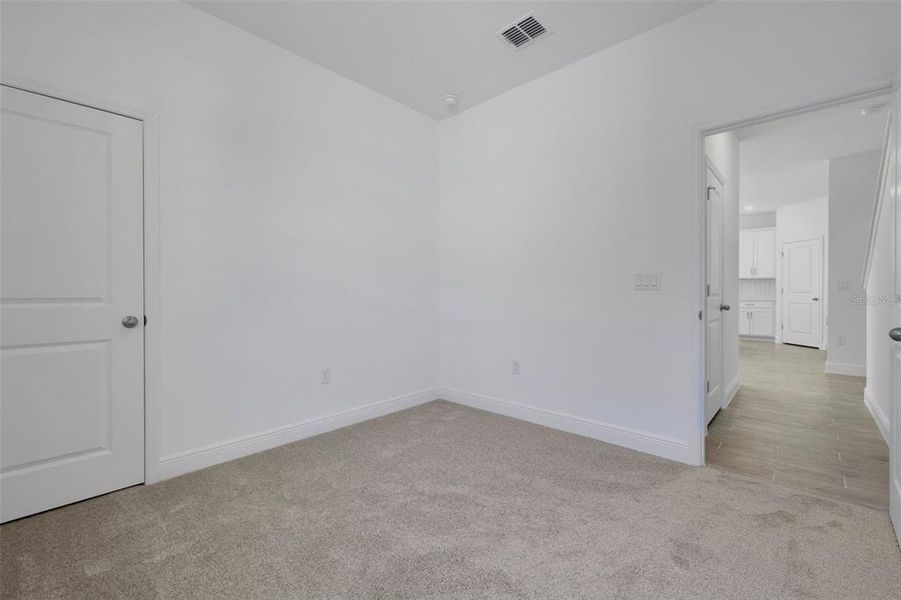 Spacious, unfurnished interior of a new home in Crossroads at Kelly Park, Apopka (Image 27).