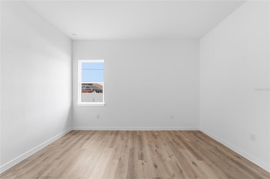 Spacious, unfurnished interior of a new home in , Ocala (Image 21).