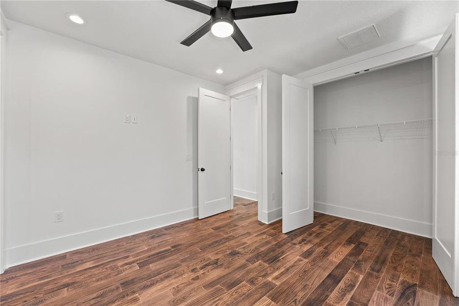 Spacious, unfurnished interior of a new home in , Tampa (Image 21).