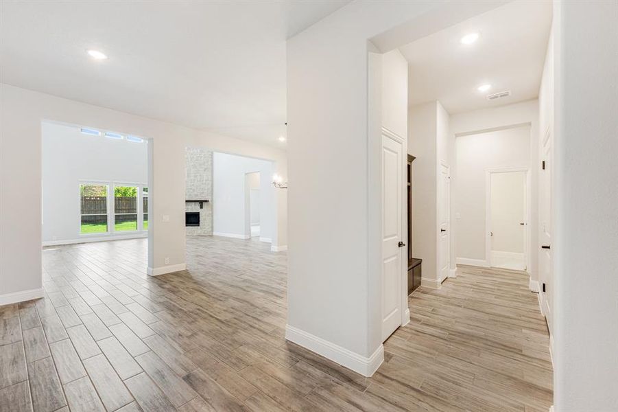 Spacious, unfurnished interior of a new home in Villages of Walnut Grove, Midlothian (Image 21).