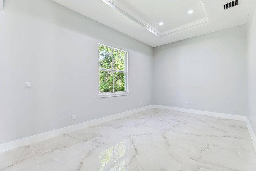 5DM40221_2_3_4_5Interior01