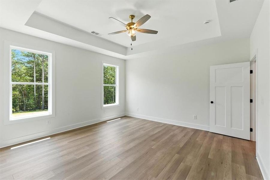 Spacious, unfurnished interior of a new home in , Waleska (Image 16).