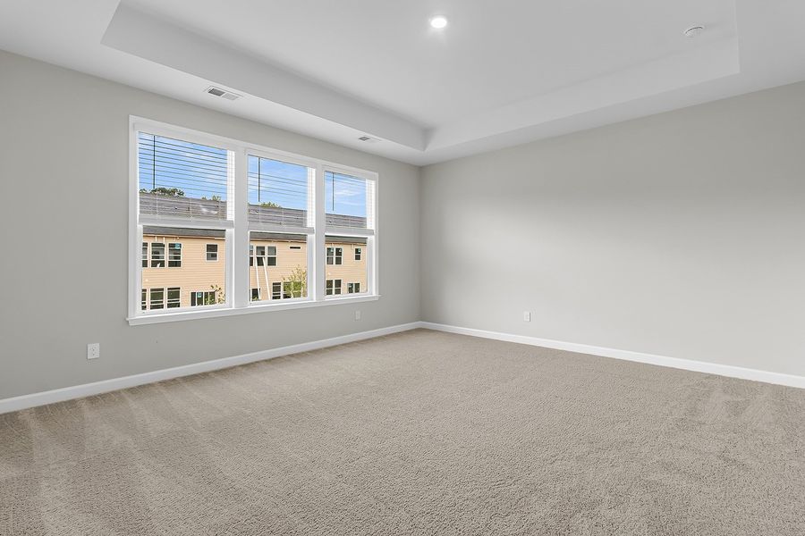Spacious, unfurnished interior of a new home in Pineland Preserve, Summerville (Image 26).
