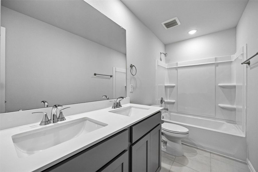 Furnished interior view inside a new home in Saint Tropez, Huffman (Image 4).