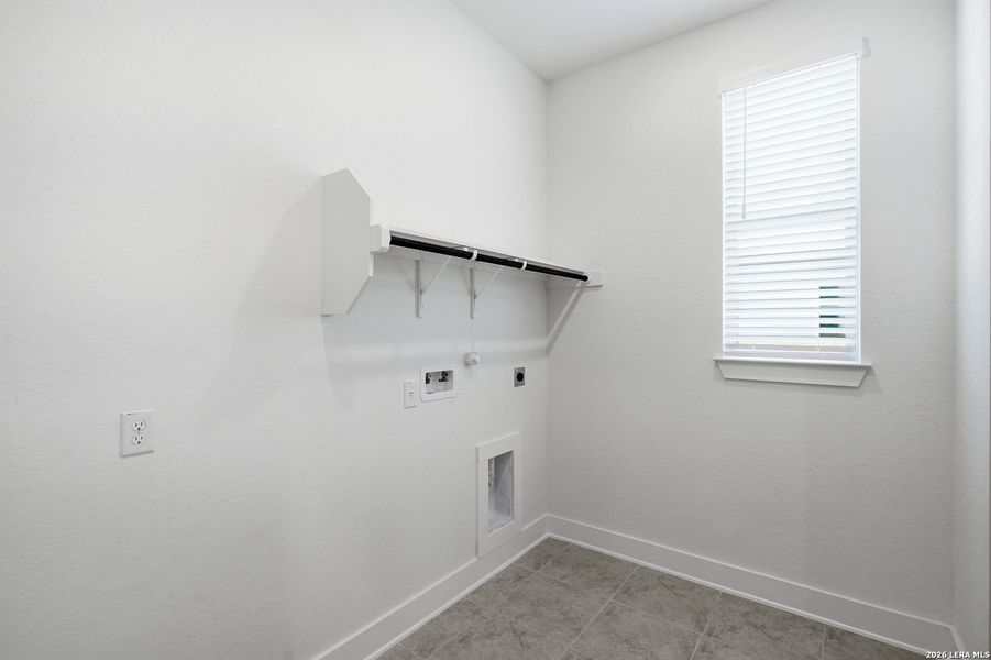 Spacious, unfurnished interior of a new home in Mesa Western, Cibolo (Image 25). Spacious, unfurnished interior of a new home in Mesa Western, Cibolo (Image 25).