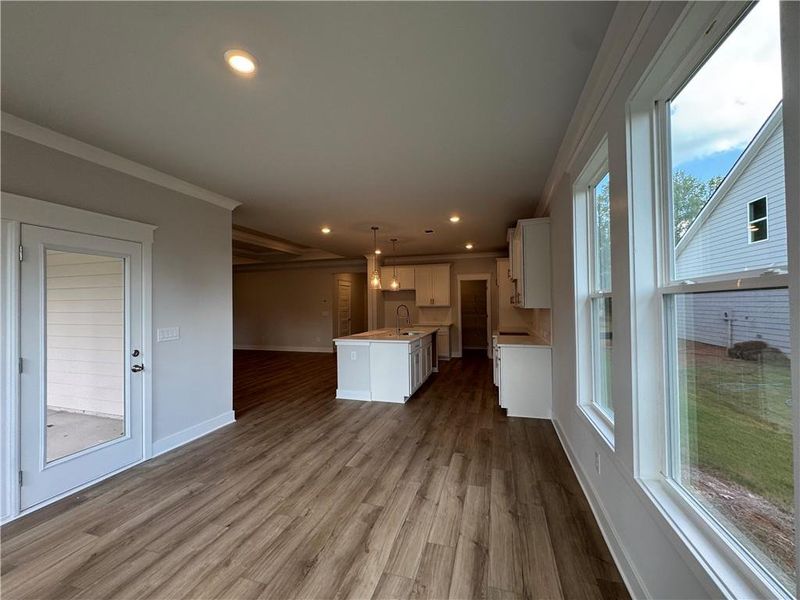 Spacious, unfurnished interior of a new home in Rosewood Lake Preserve, Hoschton (Image 26).