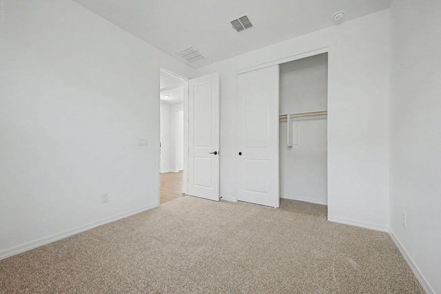 Spacious, unfurnished interior of a new home in White Tank Vistas, Waddell (Image 16).