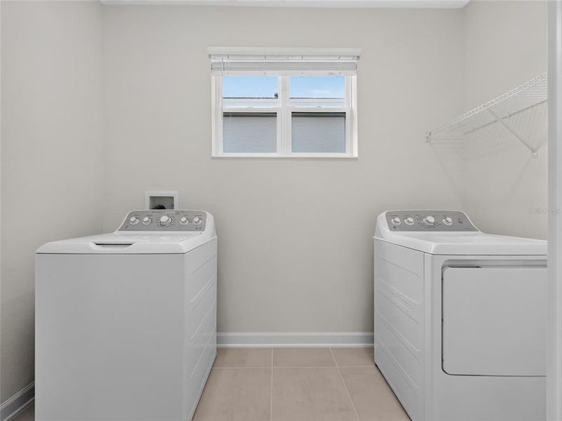 Close-up of interior finishes inside a home in Dora Parc, Mount Dora (Image 11).