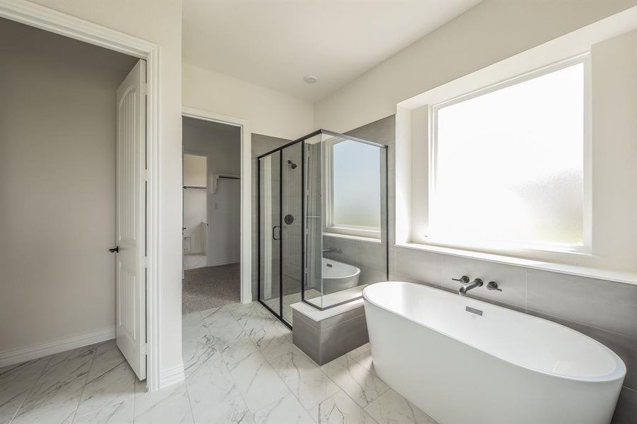 Furnished interior view inside a new home in Matthews Farms, Venus (Image 9).