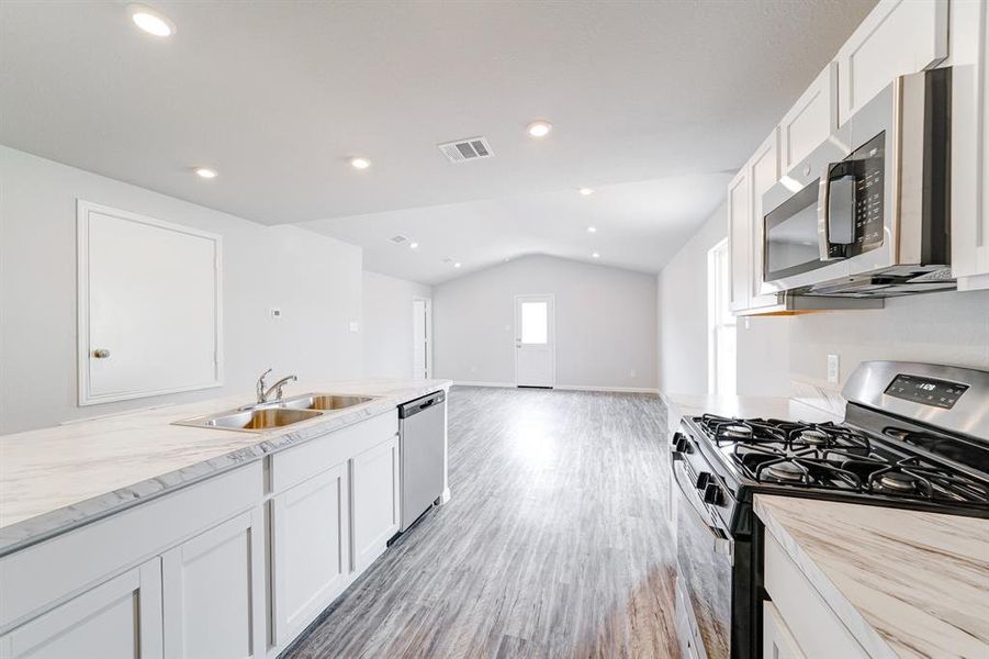 Furnished interior view inside a new home in Victory Estates, Mabank (Image 5).