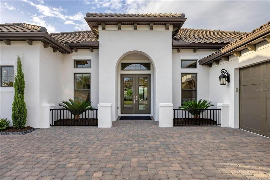 Exterior details and patio area of a home in , Lakewood Ranch (Image 21).