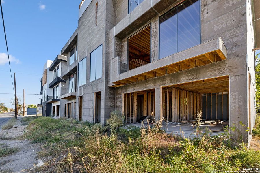 Image 12 of a home in . Image 12 of a home in .