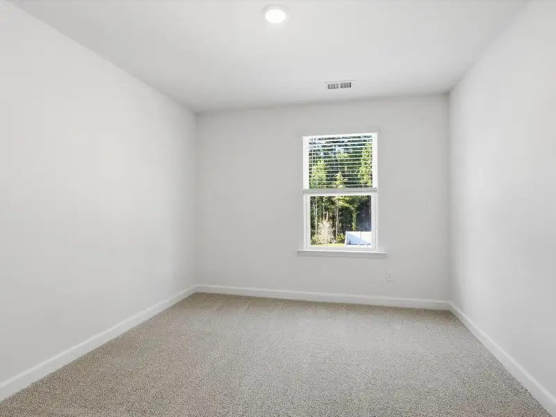 Spacious, unfurnished interior of a new home in Courts at Brook Run, Moncks Corner (Image 12).