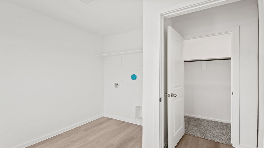 Spacious, unfurnished interior of a new home in Lexington Heights, Willis (Image 14).