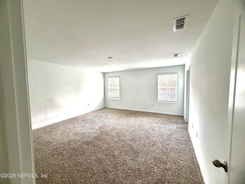 Spacious, unfurnished interior of a new home in The Arbors, Jacksonville (Image 14).
