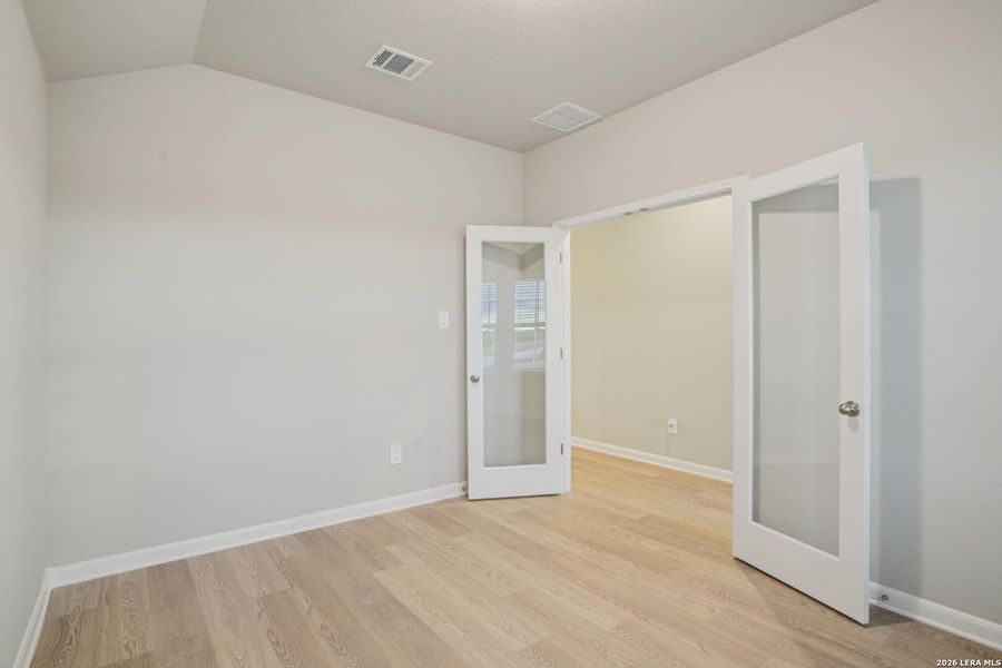 Spacious, unfurnished interior of a new home in Sagebrooke - Premier Series, San Antonio (Image 28).