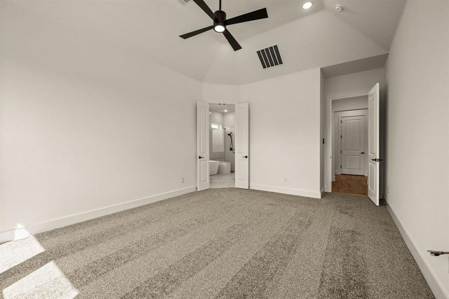 Spacious, unfurnished interior of a new home in Highland Oaks, Boyd (Image 30).