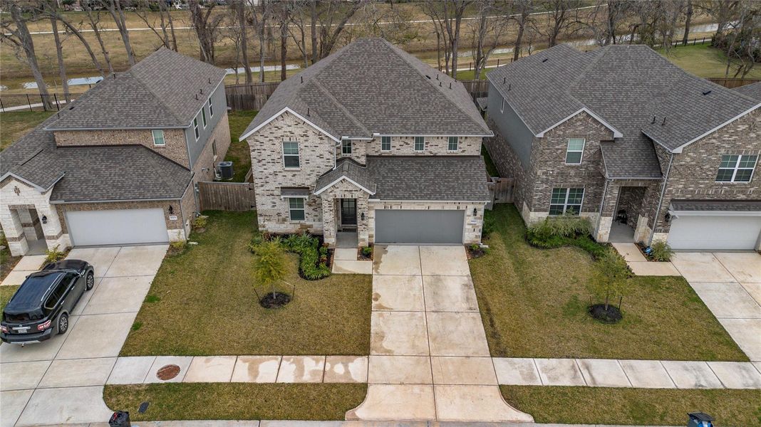 Located in the desirable Bellfort Farms subdivision, this home offers access to a peaceful community with nearby schools, parks, shopping, and dining, making it an excellent place to call home.