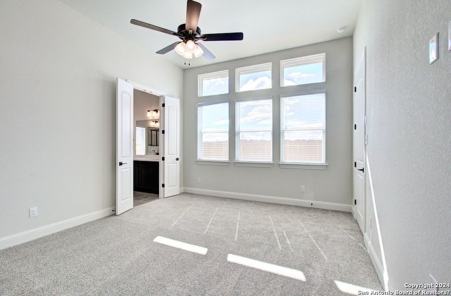 Spacious, unfurnished interior of a new home in Veranda, San Antonio (Image 16). Spacious, unfurnished interior of a new home in Veranda, San Antonio (Image 16).