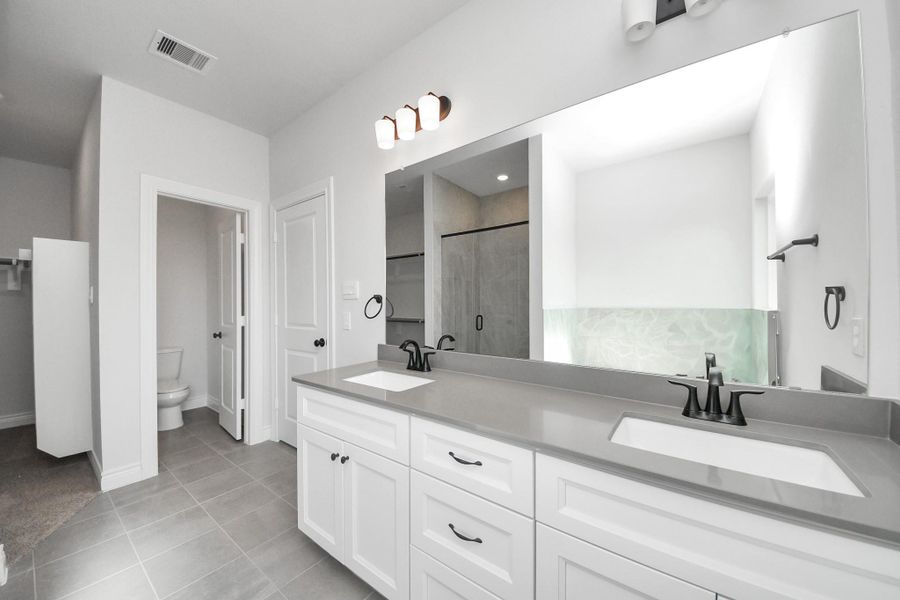 Furnished interior view inside a new home in Lexington Heights, Willis (Image 15). Furnished interior view inside a new home in Lexington Heights, Willis (Image 15).