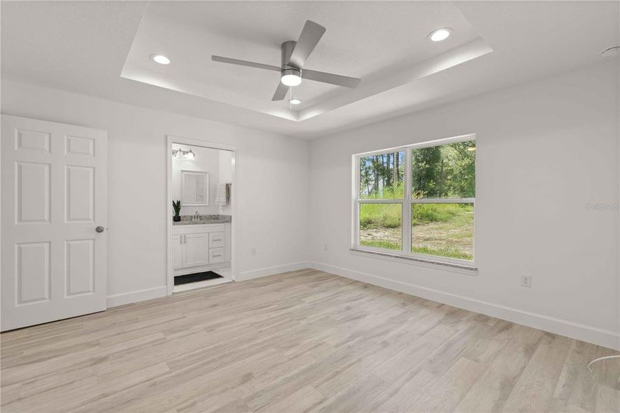 Spacious, unfurnished interior of a new home in , Dunnellon (Image 25).