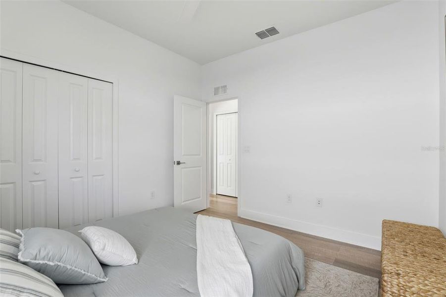 Furnished interior view inside a new home in , Orlando (Image 19).
