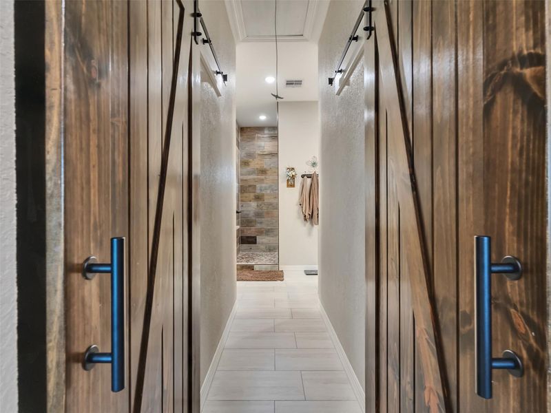 Close-up of interior finishes inside a home in , Brazoria (Image 17). Close-up of interior finishes inside a home in , Brazoria (Image 17).
