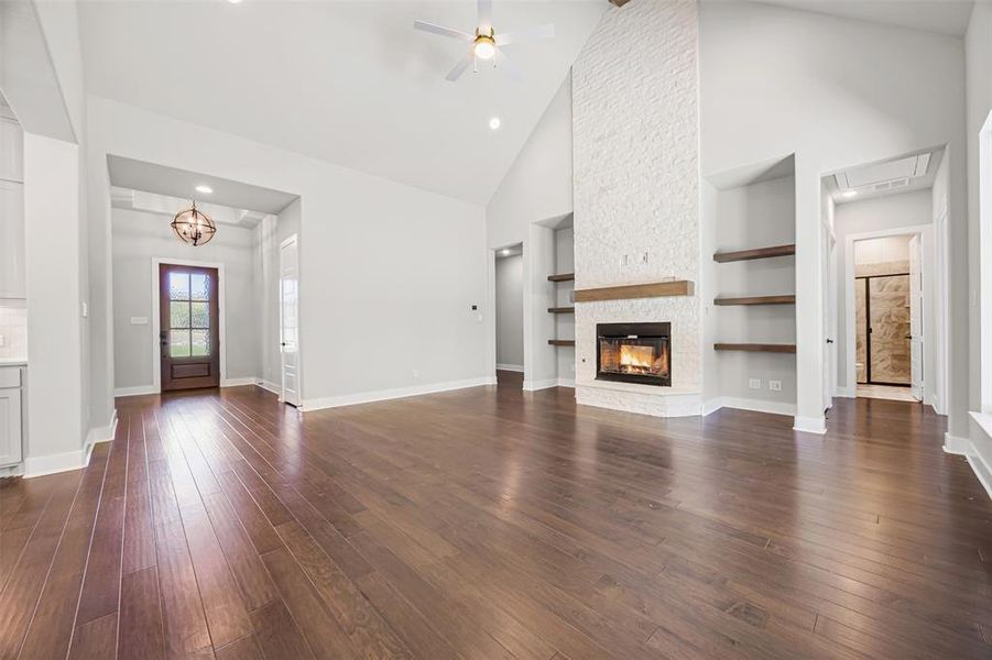 Spacious, unfurnished interior of a new home in Waterfall Ranch - 1 Acre Lots, Waxahachie (Image 10). Spacious, unfurnished interior of a new home in Waterfall Ranch - 1 Acre Lots, Waxahachie (Image 10).