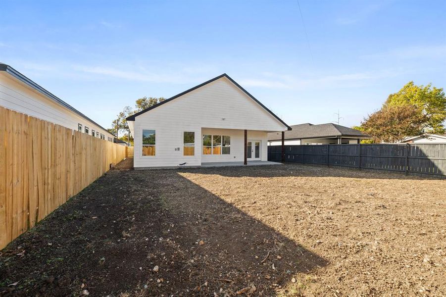 Exterior details and patio area of a home in , Dallas (Image 25).