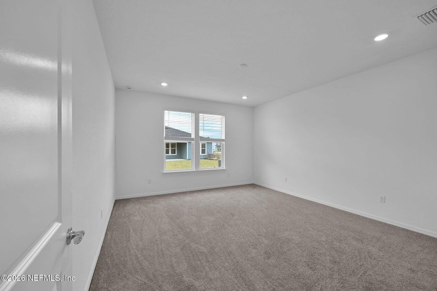 Spacious, unfurnished interior of a new home in Hyland Trail, Green Cove Springs (Image 15).