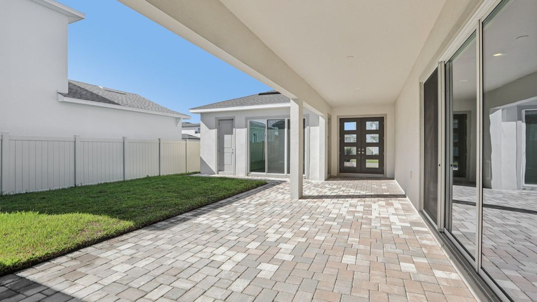 The Covered Lanai and Courtyard The Covered Lanai and Courtyard