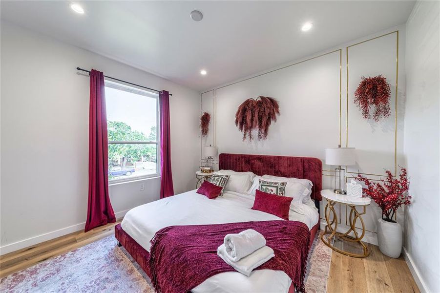 Furnished interior view inside a new home in , Dallas (Image 33).