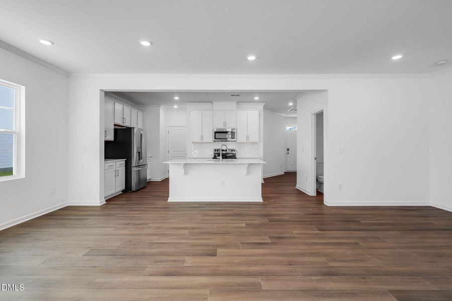 SUN_CaitlinCrossing_Pic_Chadwick-14