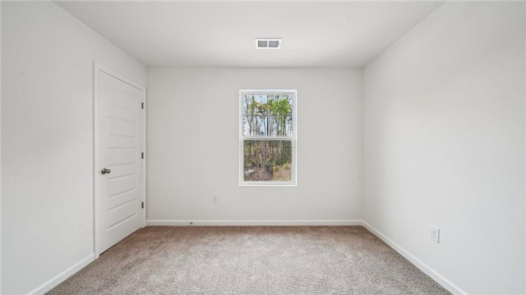 Spacious, unfurnished interior of a new home in Sherwood Manor, College Park (Image 30).
