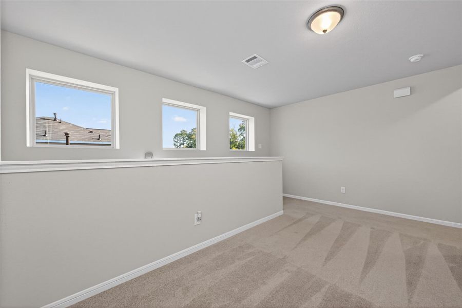 Spacious, unfurnished interior of a new home in Woodland Lakes, Huffman (Image 13).