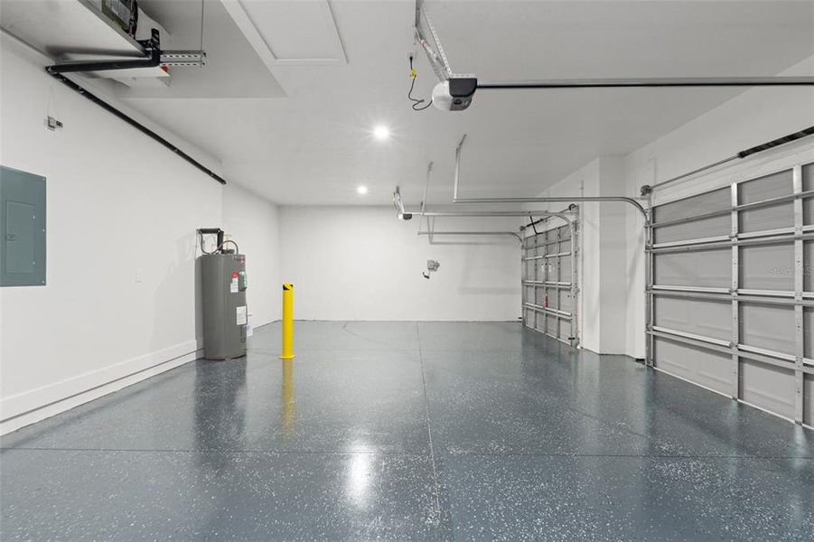 Spacious, unfurnished interior of a new home in , Spring Hill (Image 36).