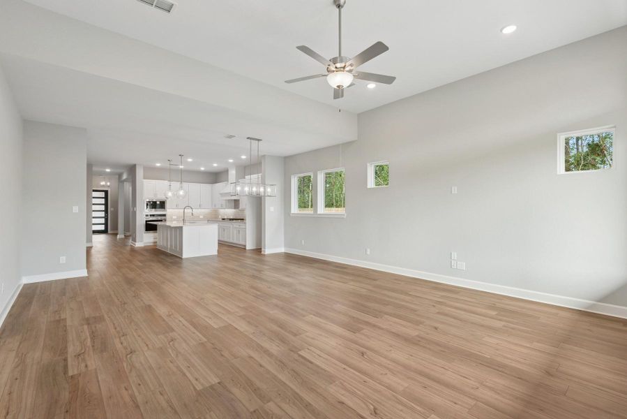 Spacious, unfurnished interior of a new home in ARTAVIA 45' Homesites, Conroe (Image 28).