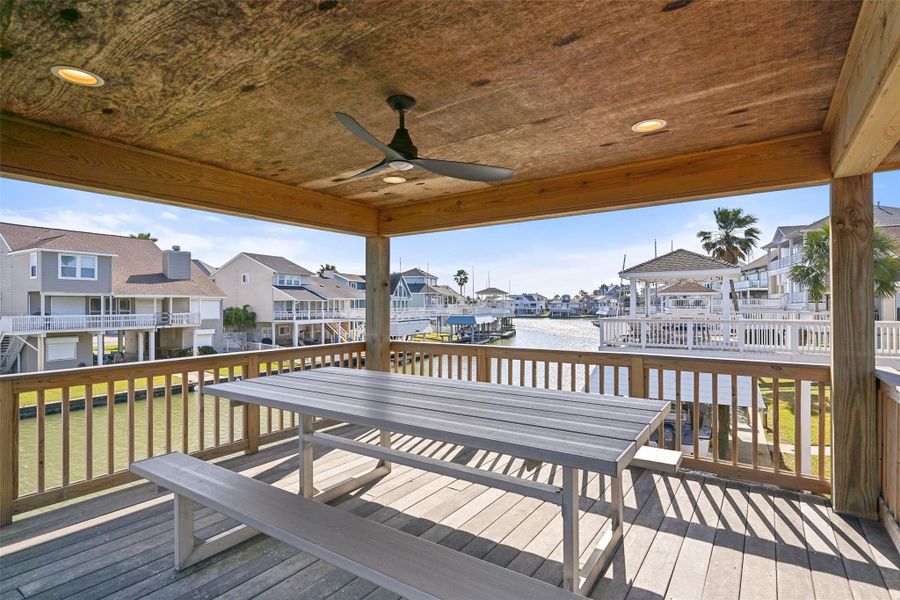 Exterior details and patio area of a home in , Galveston (Image 20).