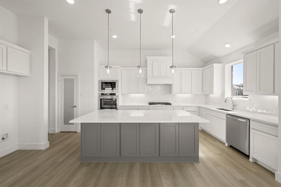 612 Ole Opry- Kitchen-1