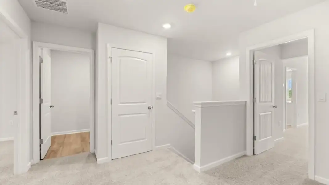 Spacious, unfurnished interior of a new home in , Gainesville (Image 20).