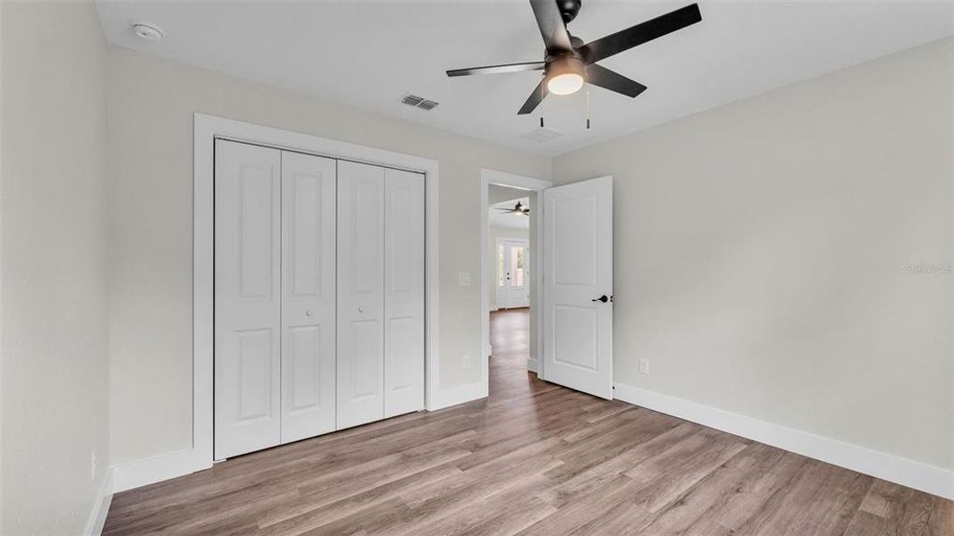 Spacious, unfurnished interior of a new home in , Sebring (Image 21).