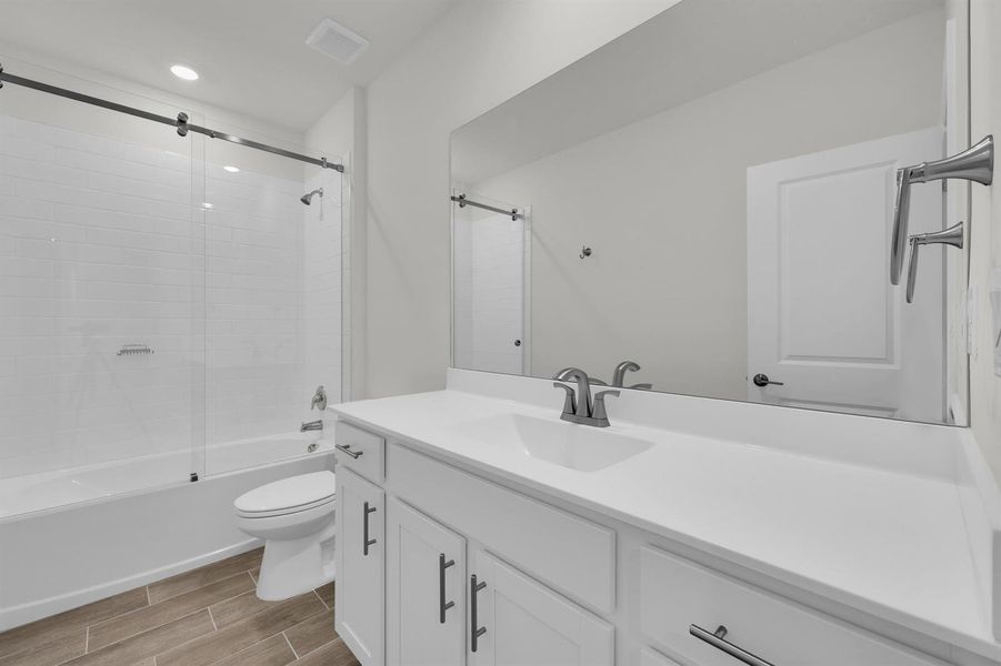 Guest Bathroom, Upstairs