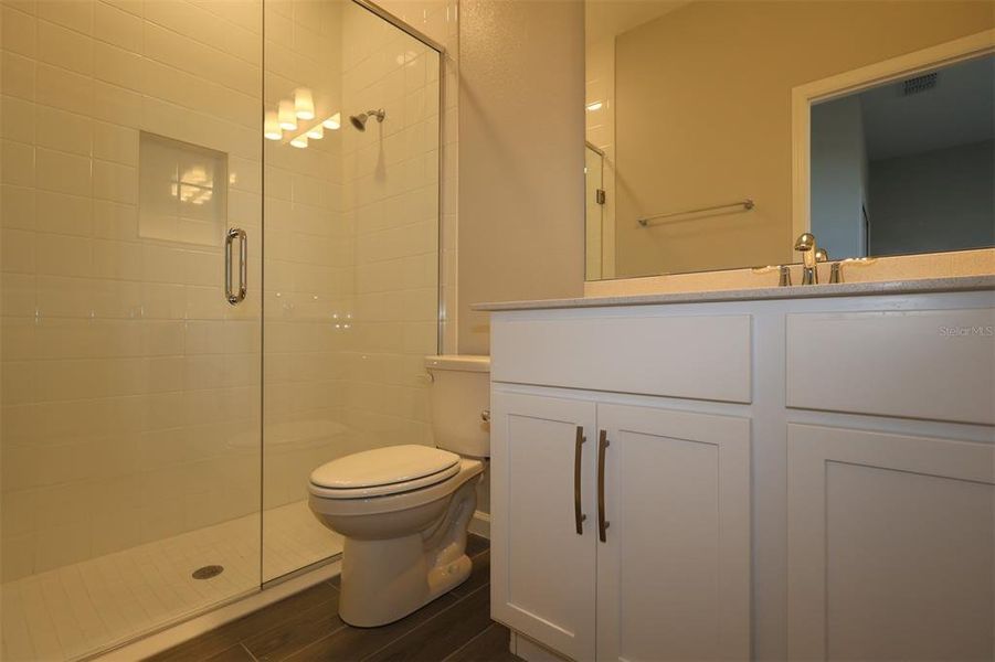 Furnished interior view inside a new home in Bay Lake Farms, St. Cloud (Image 8).