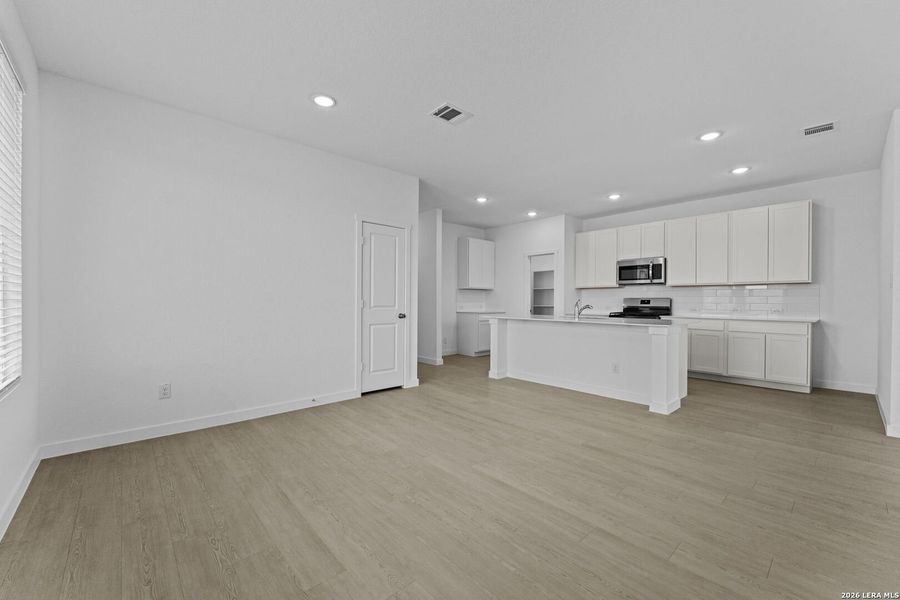 Spacious, unfurnished interior of a new home in Grace Valley, Marion (Image 16).
